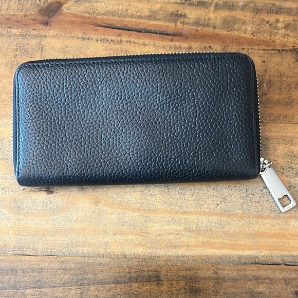 MARC JACOBS Black Leather Gotham Zip Around Wallet - Picture 2 of 10